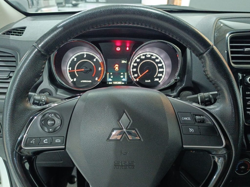 MITSUBISHI ASX 1.6 DI-D 114 CV 2WD Inform Plus - 18