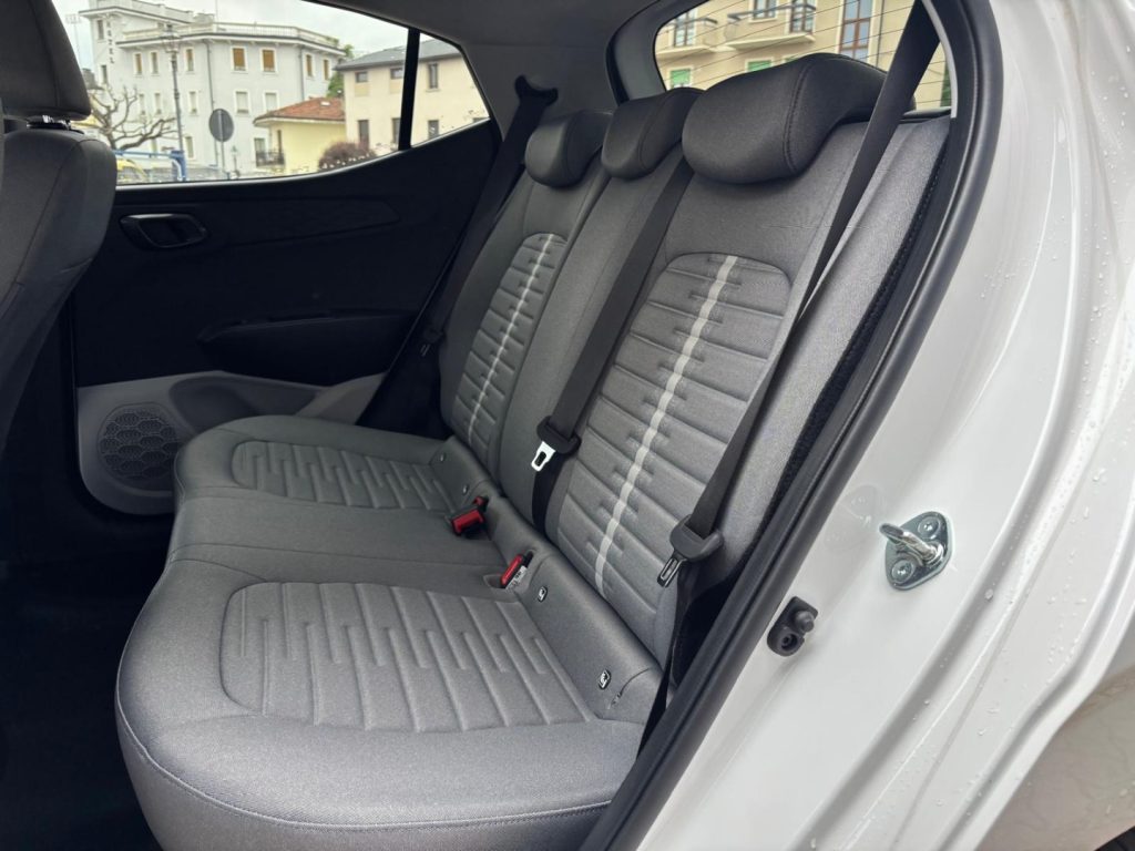 HYUNDAI i10 1.0 MPI C. AUTOMATICO Prime *FULL OPTIONAL - 9