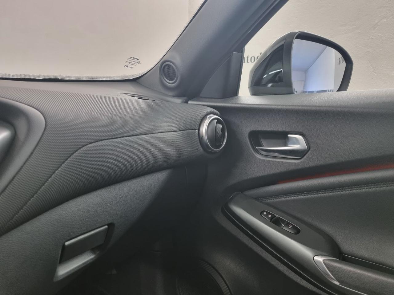 NISSAN Juke 1.0 DIG-T 114 CV DCT N-Connecta - 36