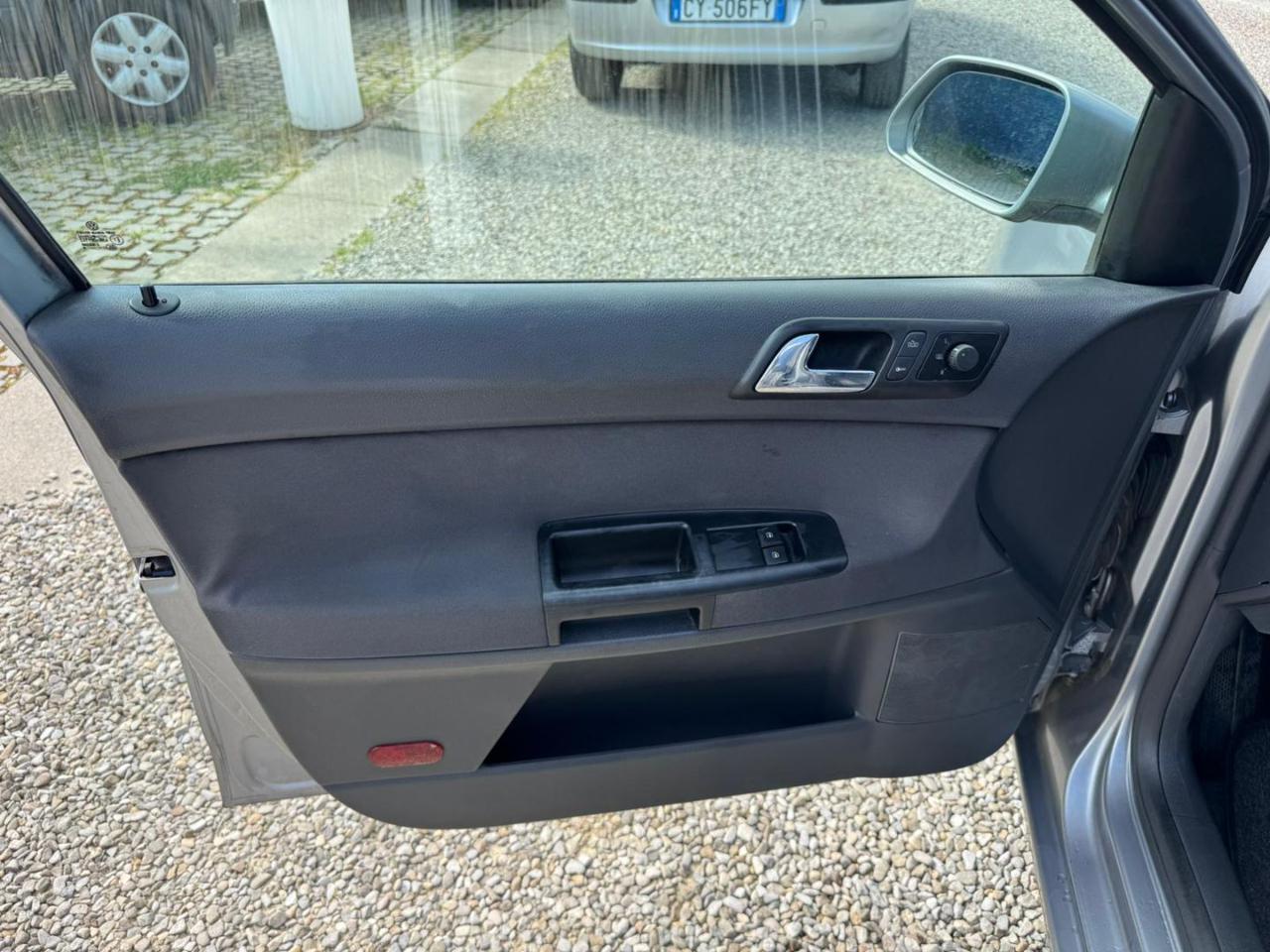 VOLKSWAGEN Polo 1.4/69CV TDI 5p. Comfortline - 8