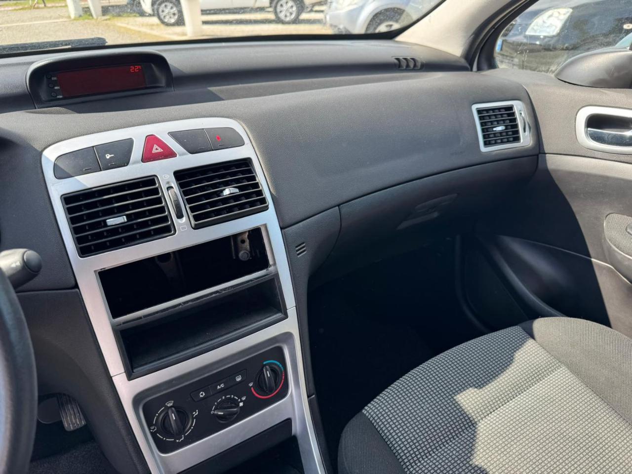 PEUGEOT 307 1.6 16V HDi 90CV 5p. XS - 10