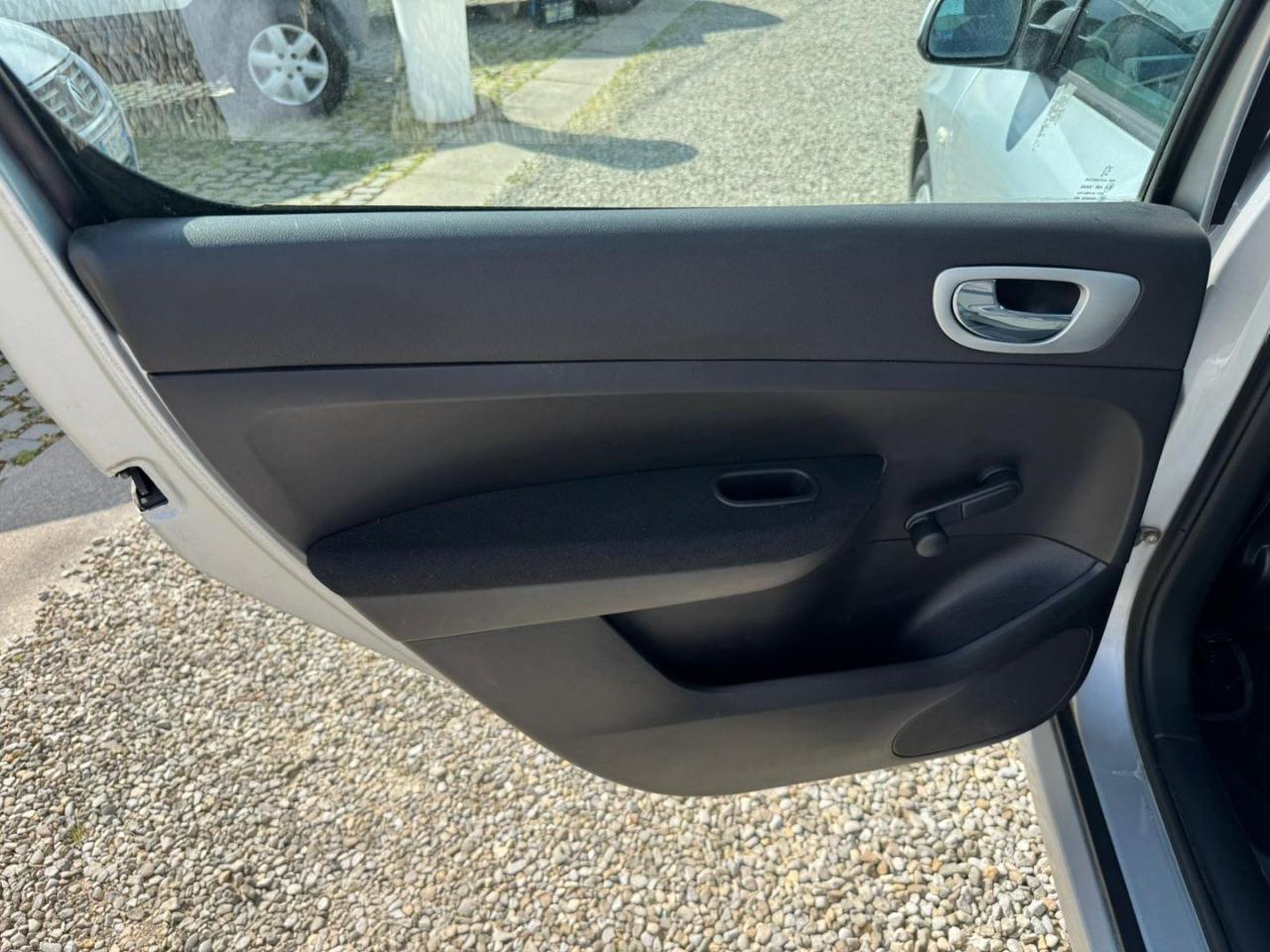 PEUGEOT 307 1.6 16V HDi 90CV 5p. XS - 13