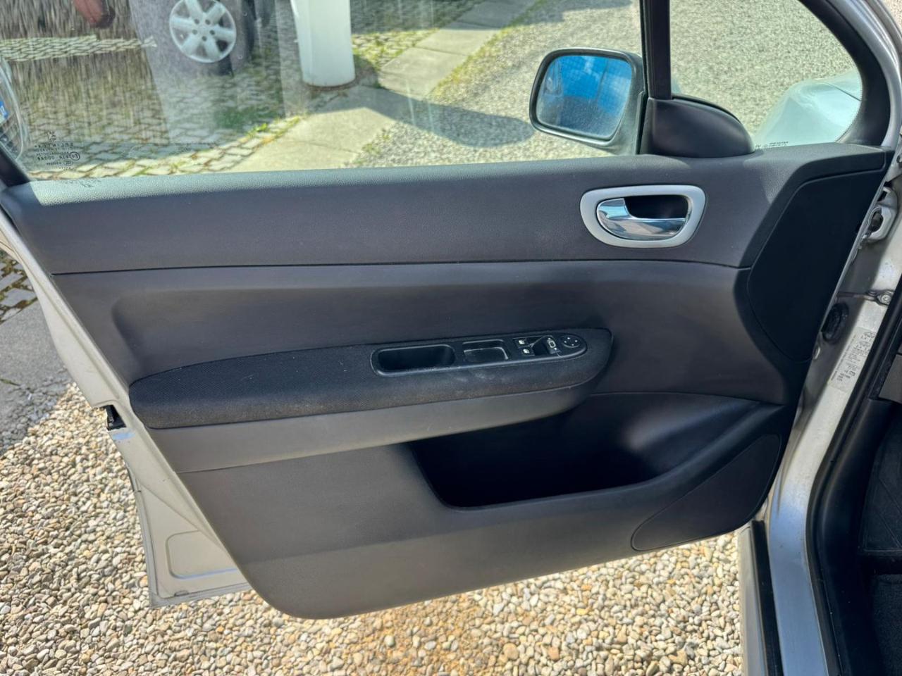PEUGEOT 307 1.6 16V HDi 90CV 5p. XS - 8