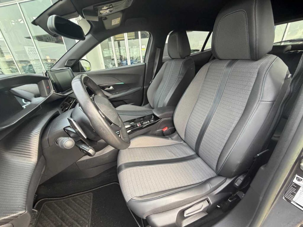 PEUGEOT 2008 BlueHDi 130 S&S EAT8 Allure - 13