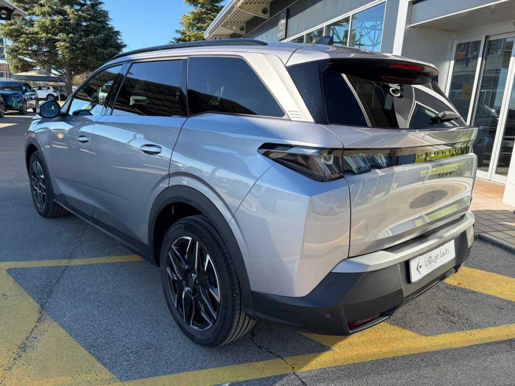 PEUGEOT 5008 Hybrid 145 e-DCS6 Allure - 8