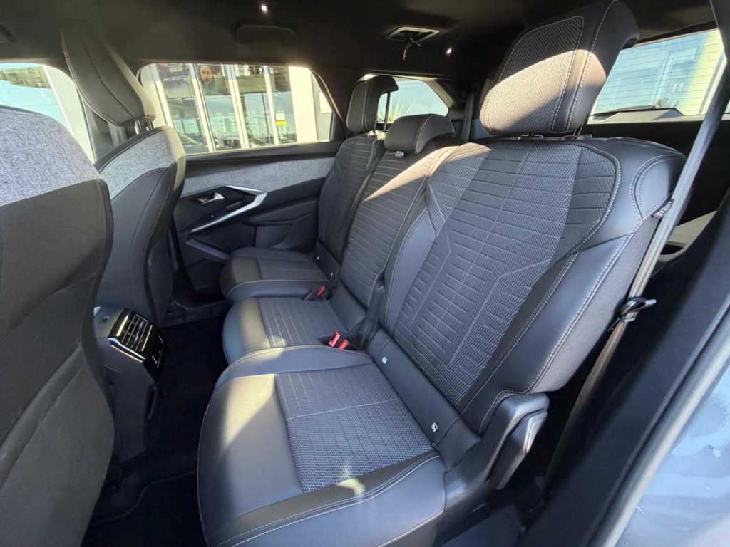 PEUGEOT 5008 Hybrid 145 e-DCS6 Allure - 13