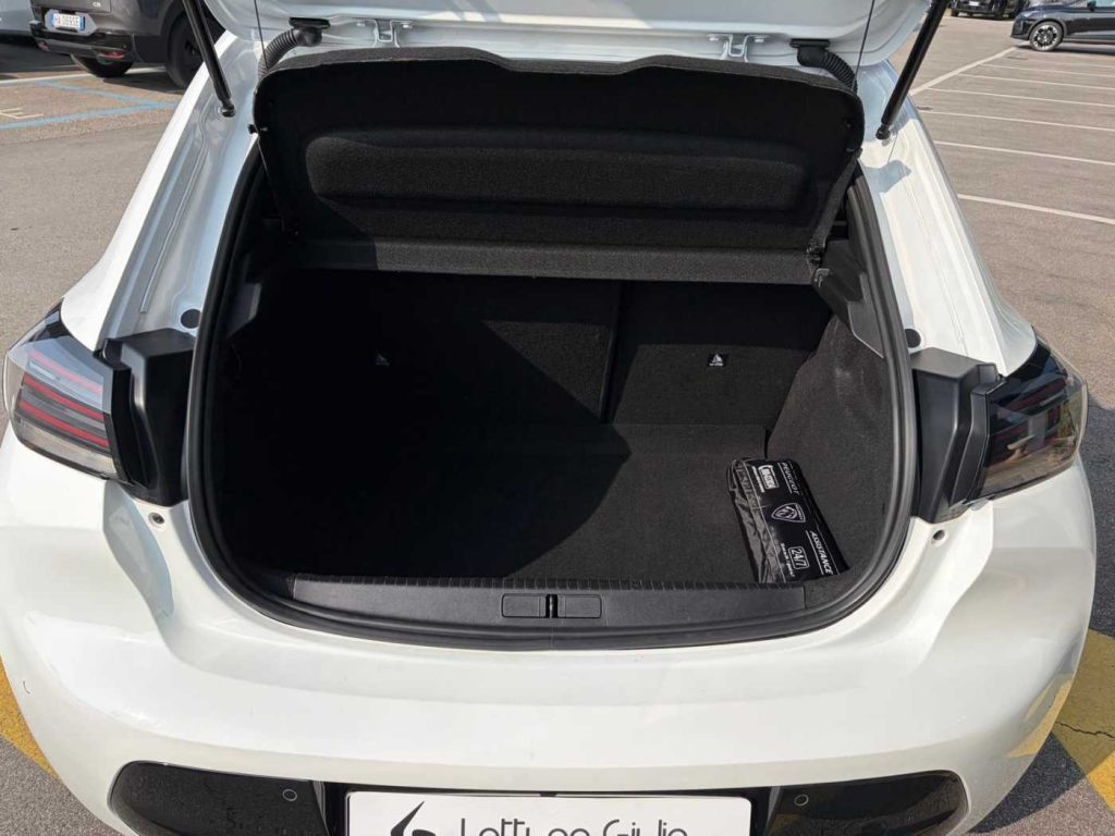 PEUGEOT 208 Hybrid 136 e-DCS6 Allure - 9