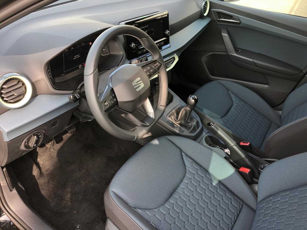 SEAT Arona 1.0 EcoTSI 115 CV Black Edition - 10