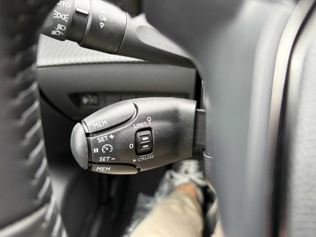 PEUGEOT 208 PureTech 100 Stop&Start 5 porte Allure - 22