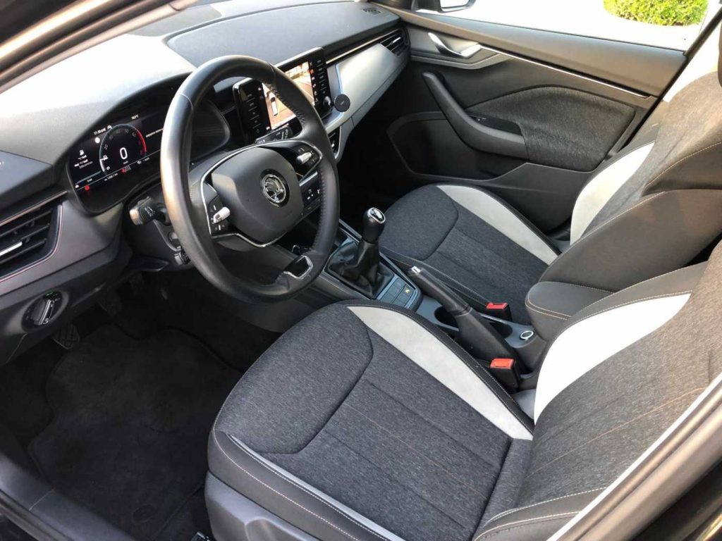 SKODA Kamiq 1.0 TSI Style - 10