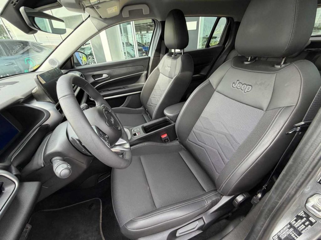 JEEP Avenger 1.2 Turbo 100 CV MHEV Summit - 12