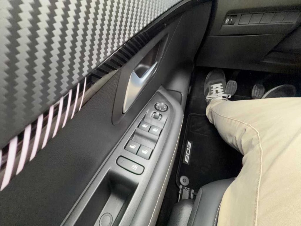 PEUGEOT 208 PureTech 100 Stop&Start 5 porte Allure - 15