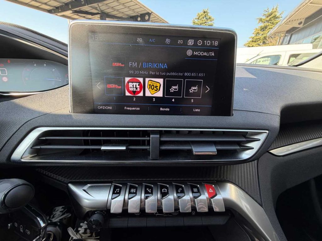 PEUGEOT 3008 BlueHDi 130 S&S Active - 16