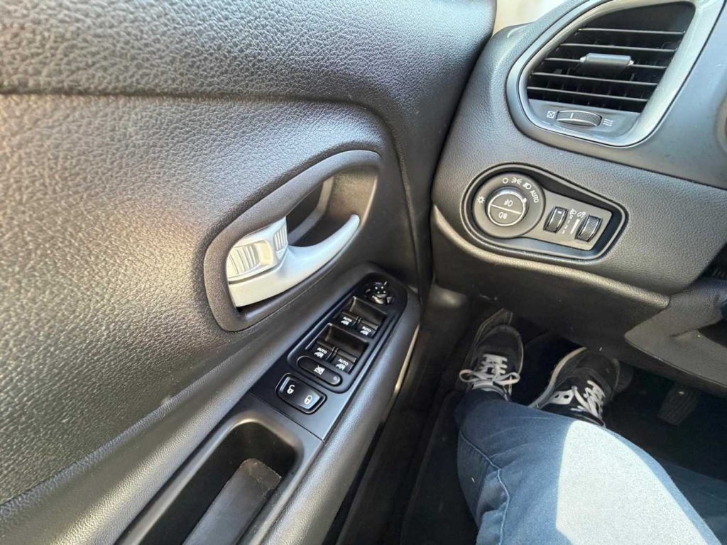 JEEP Renegade 1.5 Turbo T4 MHEV Summit - 20