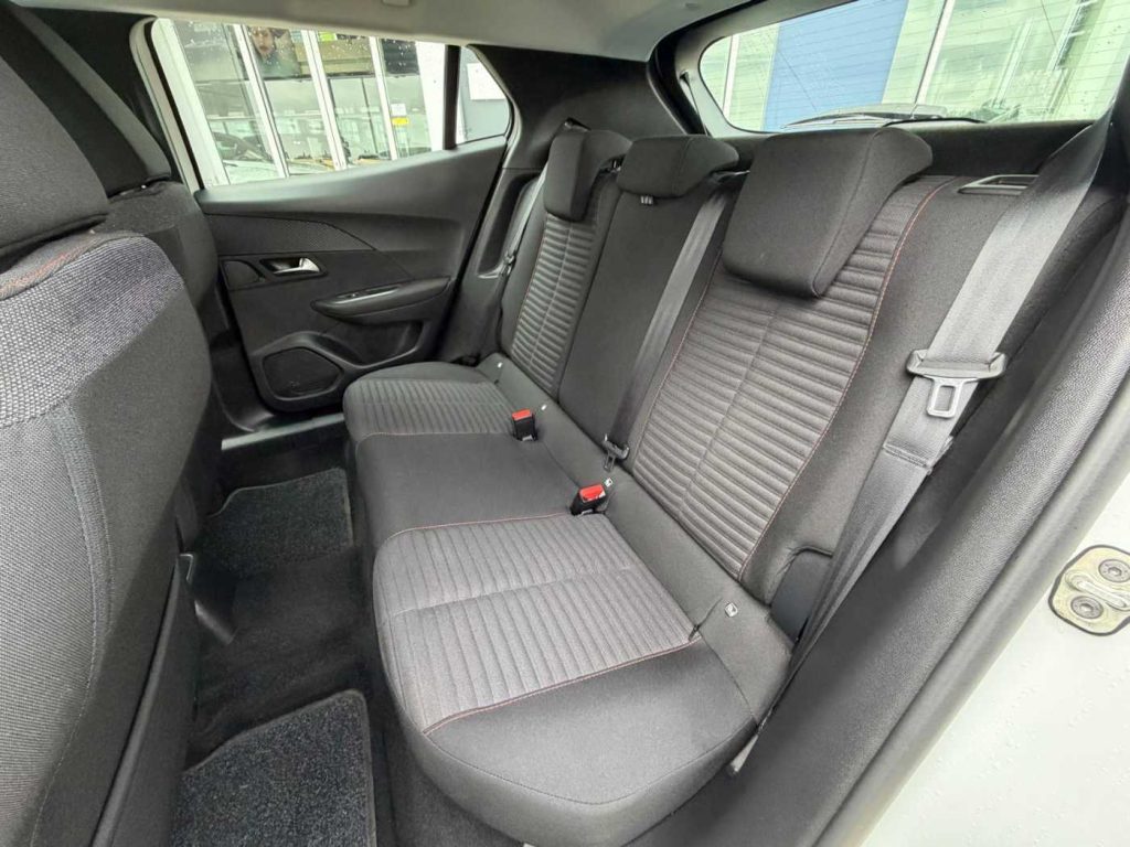 PEUGEOT 2008 PureTech 100 S&S Active - 11