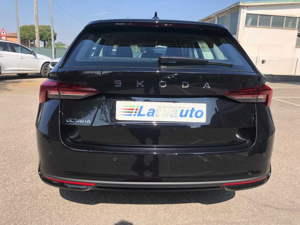 SKODA Octavia 2.0 TDI 150 CV DSG Wagon Selection - 8