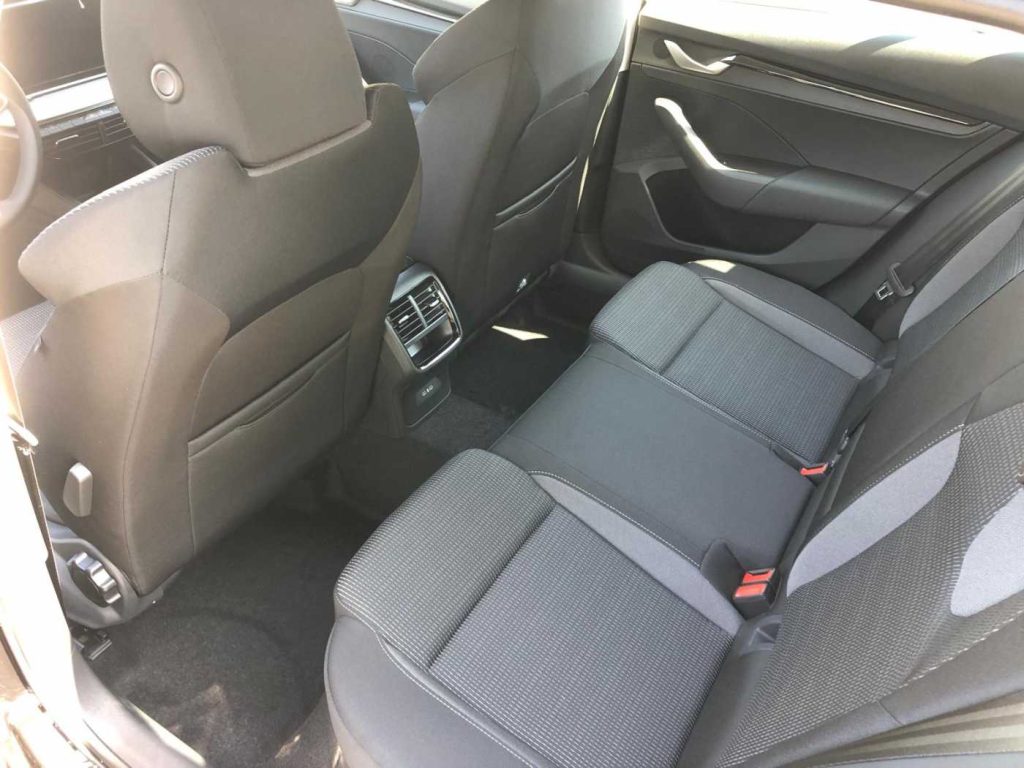 SKODA Octavia 2.0 TDI 150 CV DSG Wagon Selection - 10