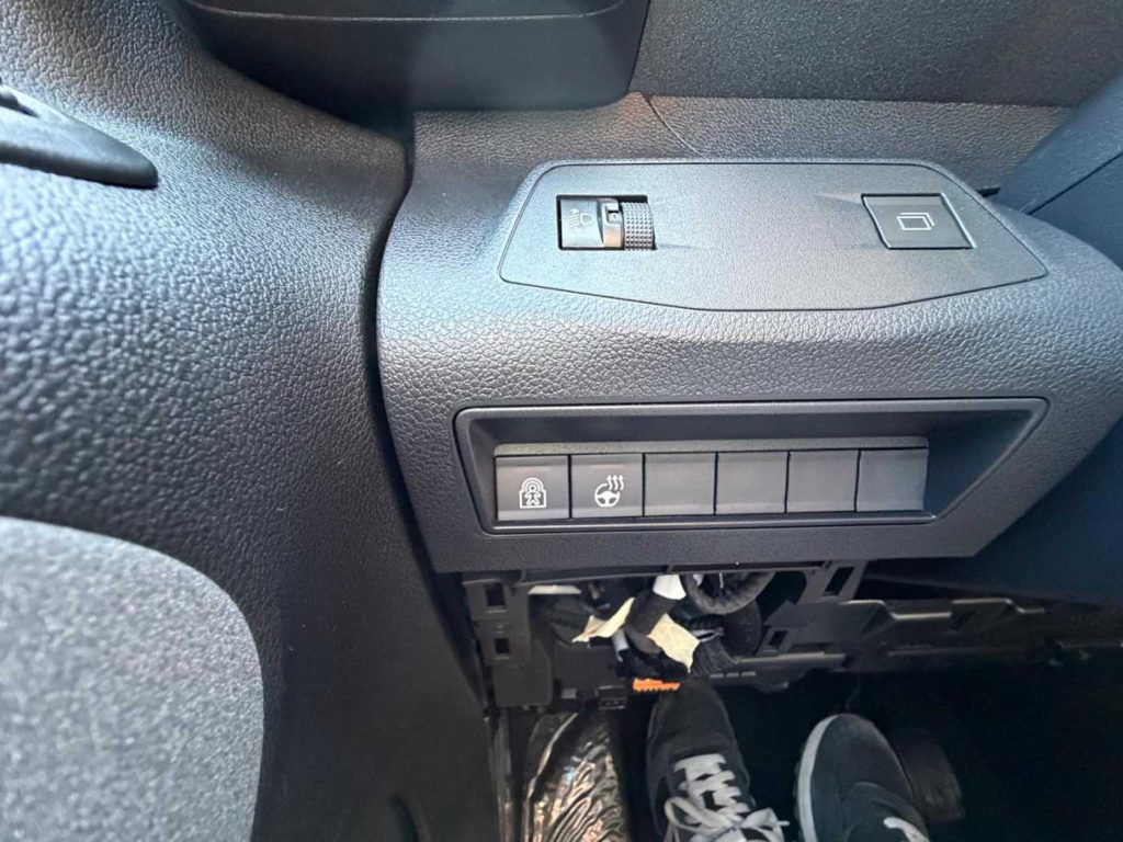 PEUGEOT Rifter BlueHDi 100 S&S Allure Standard - 17