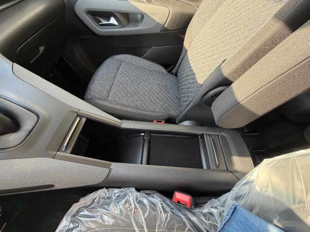 PEUGEOT Rifter BlueHDi 100 S&S Allure Standard - 21