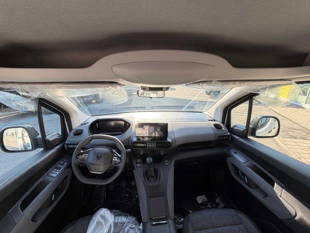 PEUGEOT Rifter BlueHDi 130 S&S Allure Long - 12