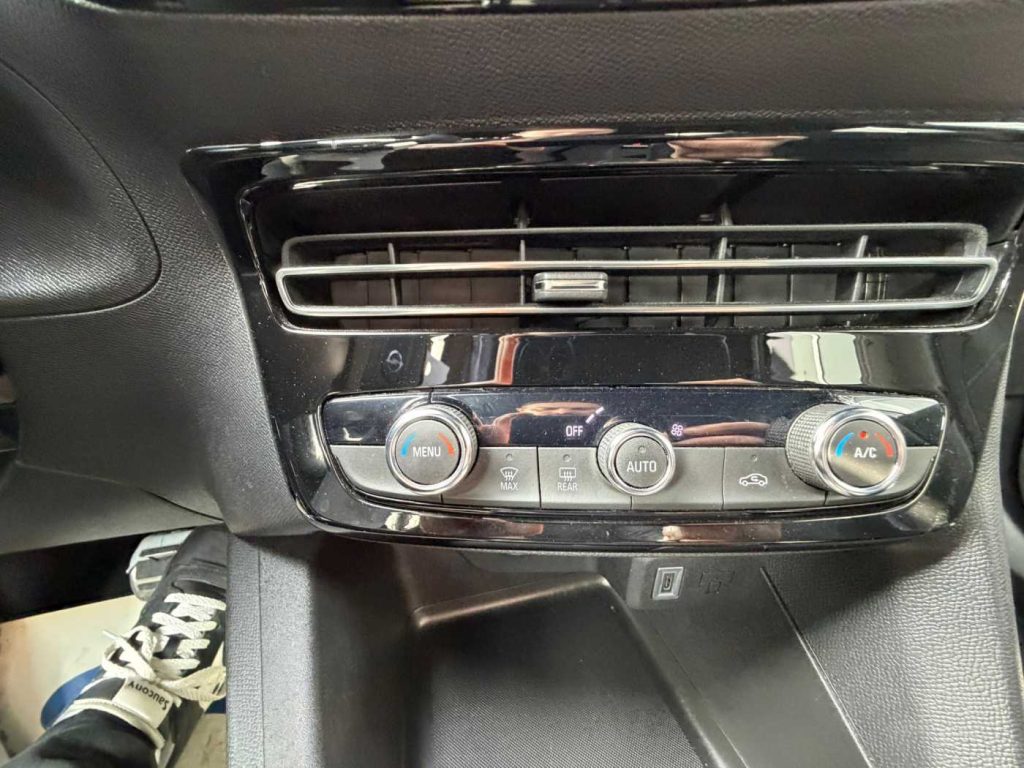 OPEL Mokka 1.2 Hybrid aut. GS - 16