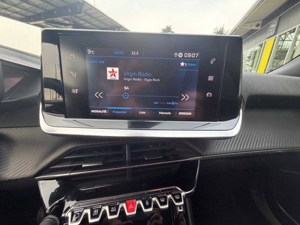 PEUGEOT 2008 BlueHDi 130 S&S EAT8 Allure - 16