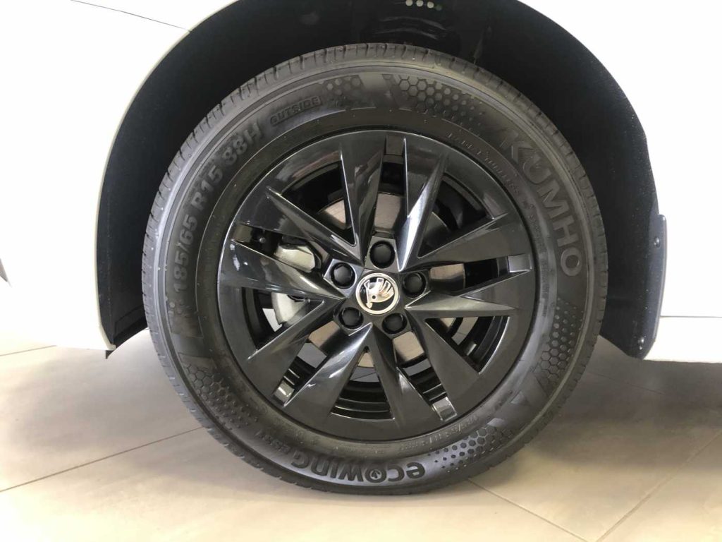 SKODA Fabia 1.0 MPI 80 CV Your Way - 14