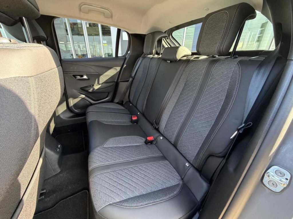 PEUGEOT 208 Hybrid 145 e-DCS6 Allure - 20