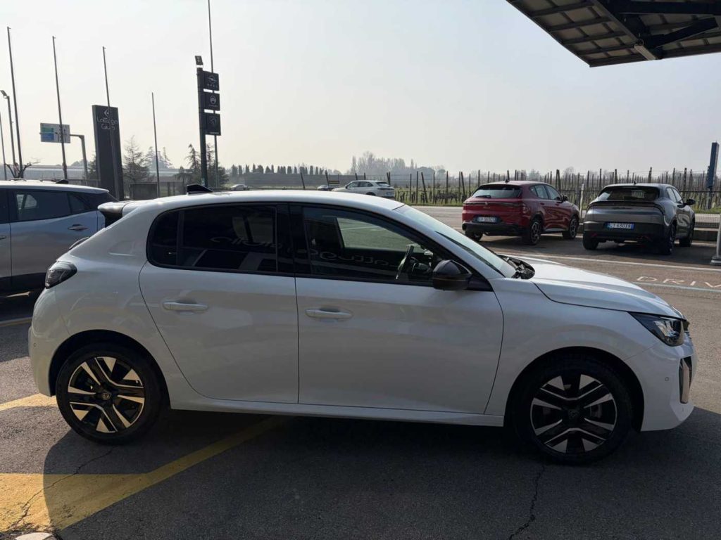 PEUGEOT 208 Hybrid 136 e-DCS6 Allure - 5