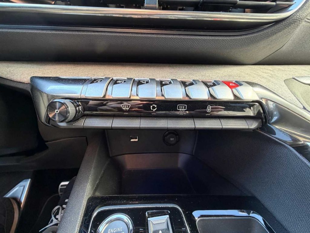 PEUGEOT 3008 BlueHDi 130 S&S EAT8 GT - 23