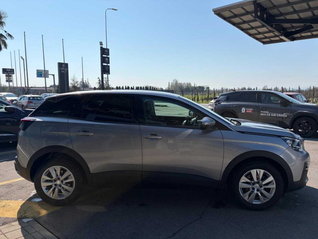 PEUGEOT 3008 BlueHDi 130 S&S Active - 5