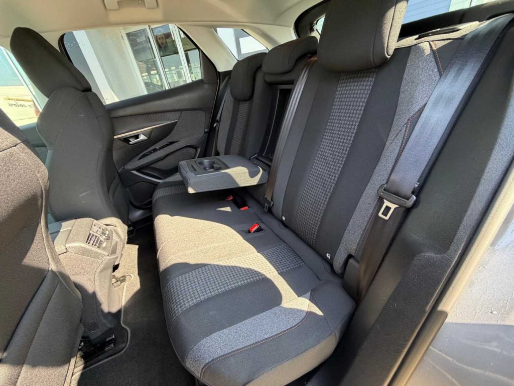 PEUGEOT 3008 BlueHDi 130 S&S Active - 11