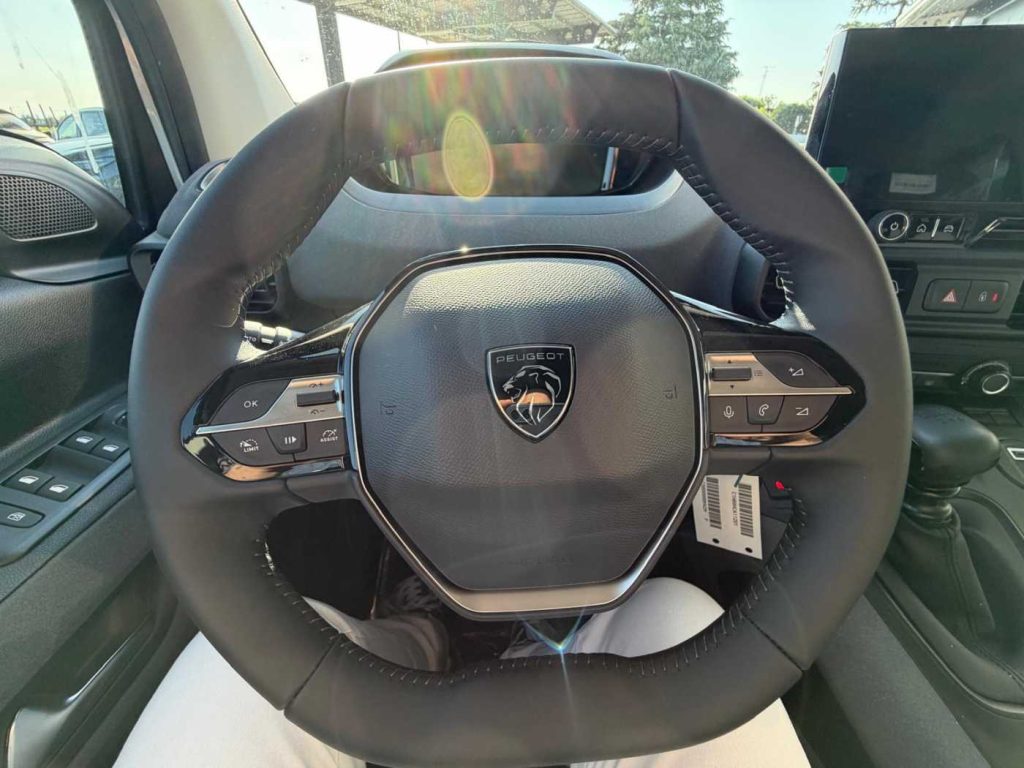 PEUGEOT Rifter BlueHDi 100 S&S Allure Standard - 13