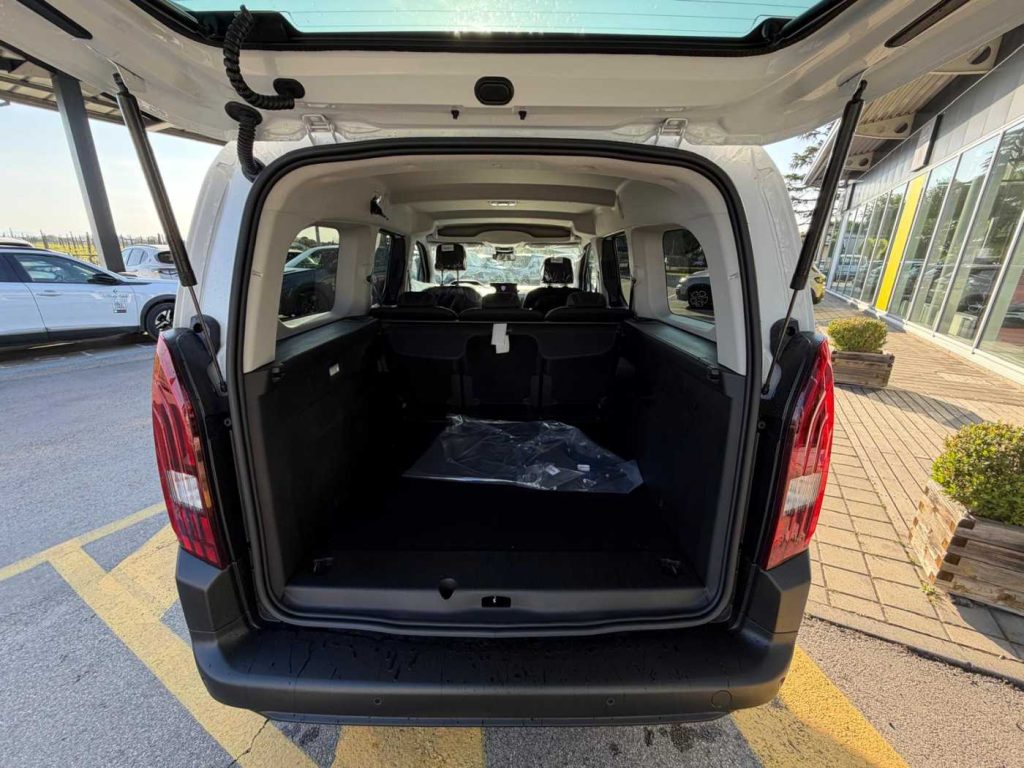 PEUGEOT Rifter BlueHDi 130 S&S Allure Long - 10