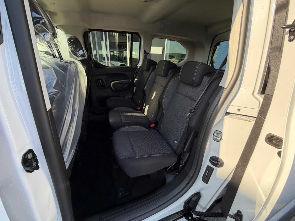 PEUGEOT Rifter BlueHDi 130 S&S Allure Long - 11