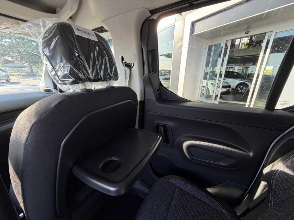 PEUGEOT Rifter BlueHDi 130 S&S Allure Long - 13