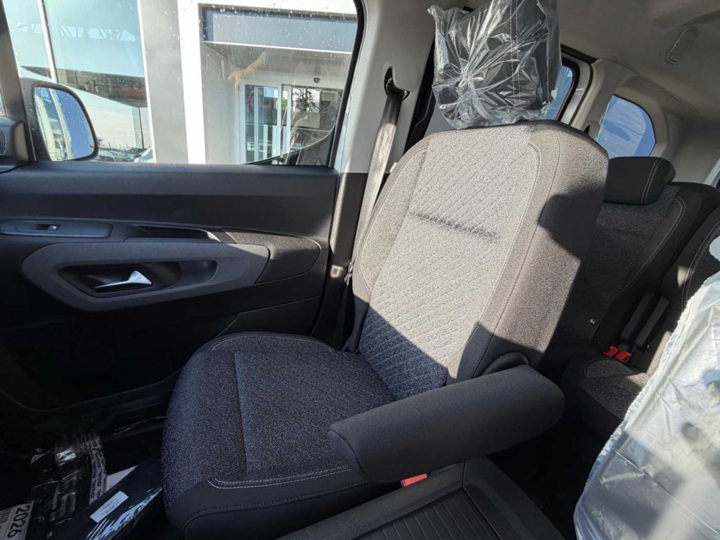 PEUGEOT Rifter BlueHDi 130 S&S Allure Long - 16