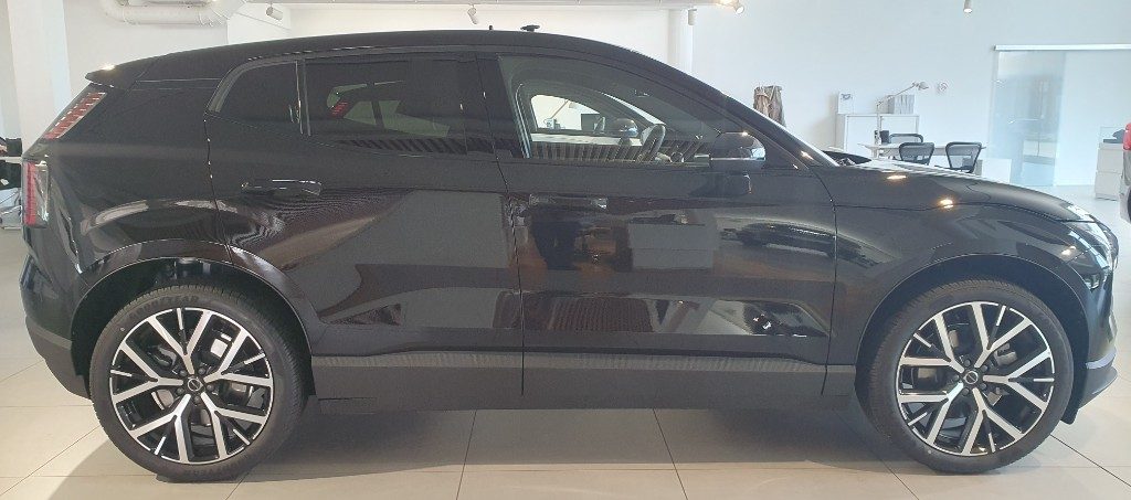 VOLVO EX30 Single Motor Extended Range RWD Plus Black Edition - Foto 3