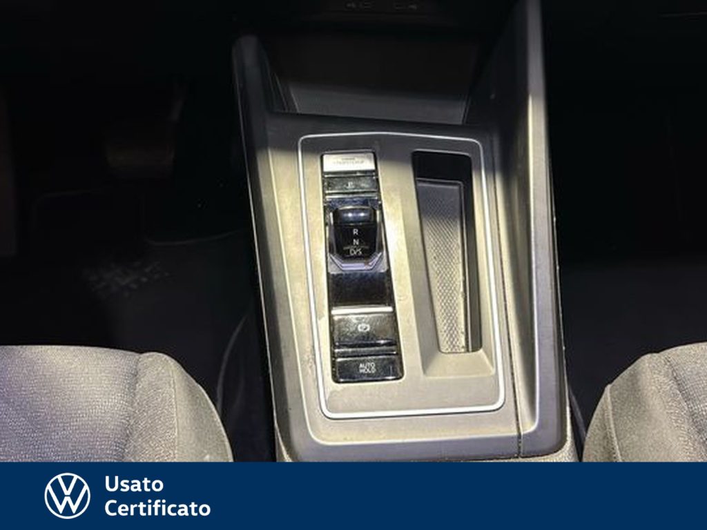 VOLKSWAGEN Golf 1.5 tgi life 130cv dsg - 10