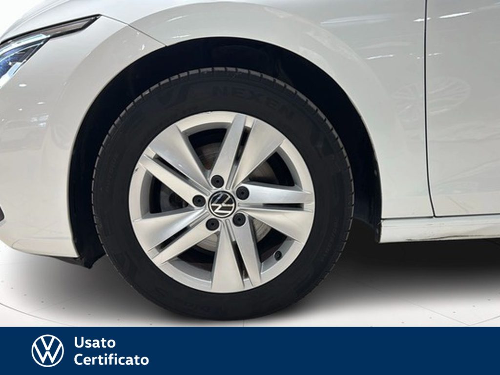 VOLKSWAGEN Golf 1.5 tgi life 130cv dsg - 19