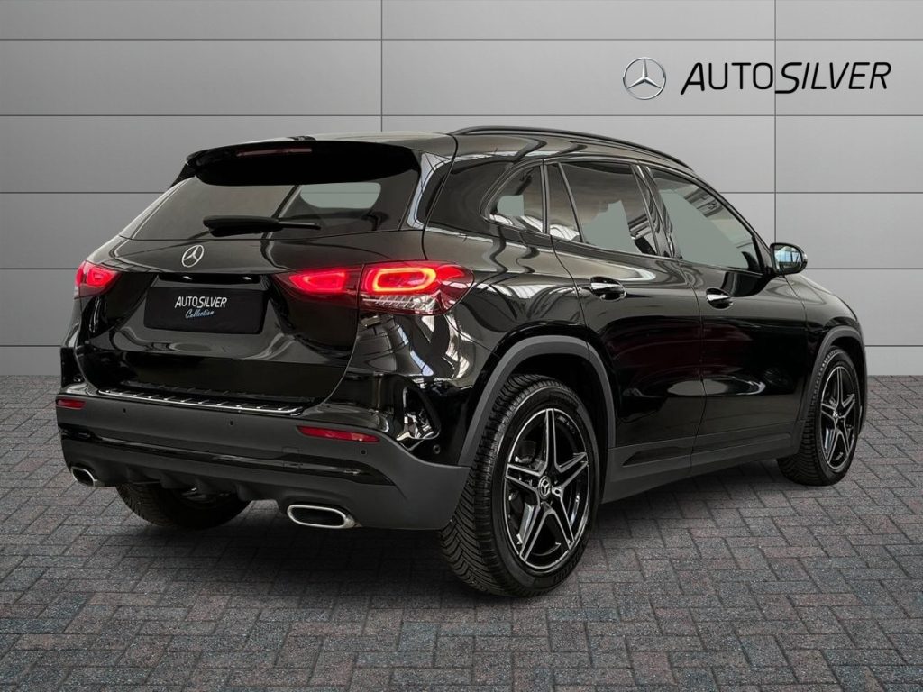 MERCEDES-BENZ GLA 200 d 4matic Premium - 2
