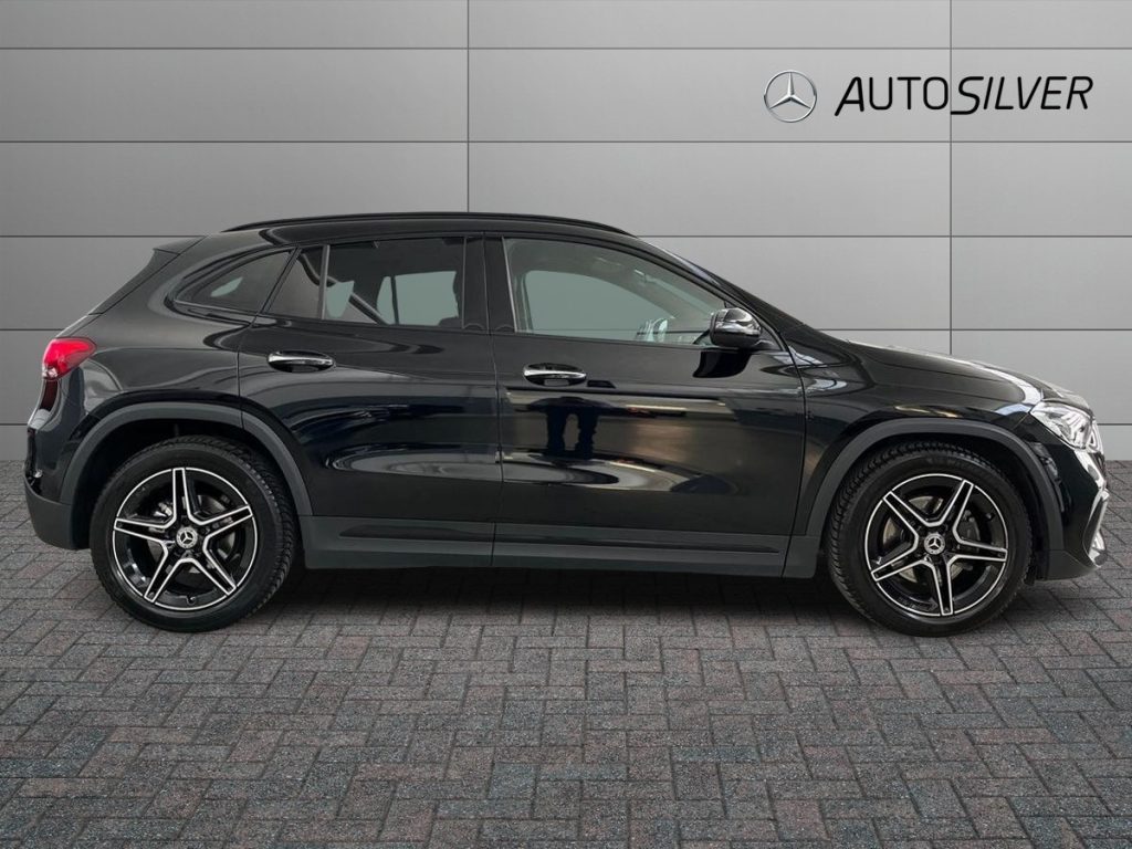 MERCEDES-BENZ GLA 200 d 4matic Premium - 5