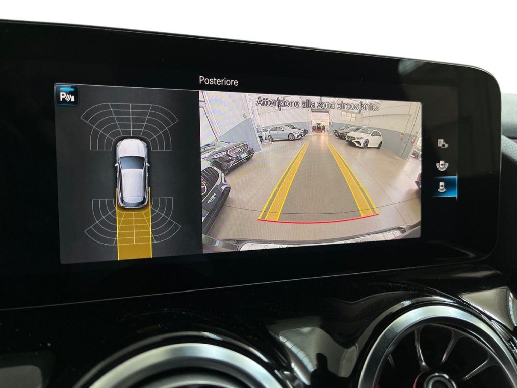 MERCEDES-BENZ GLA 200 d 4matic Premium - 12