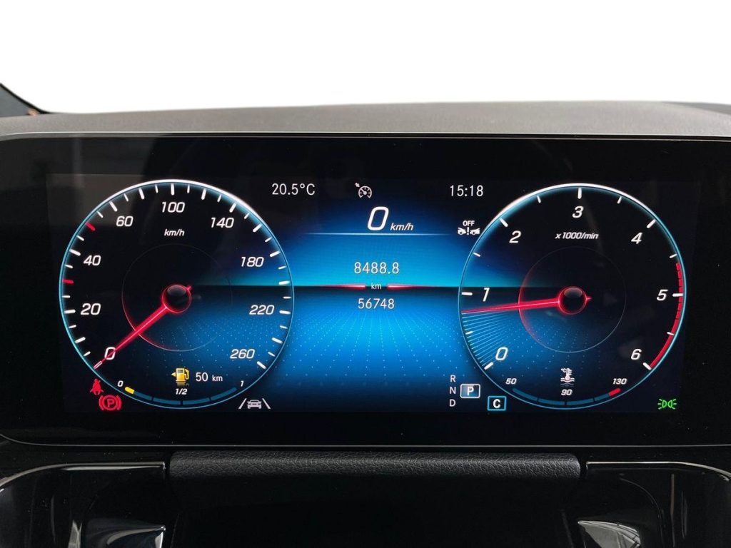 MERCEDES-BENZ GLA 200 d 4matic Premium - 8