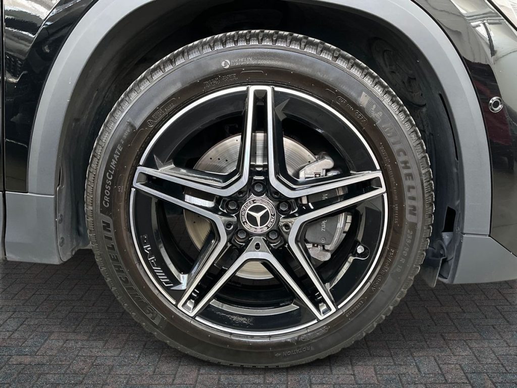 MERCEDES-BENZ GLA 200 d 4matic Premium - 7