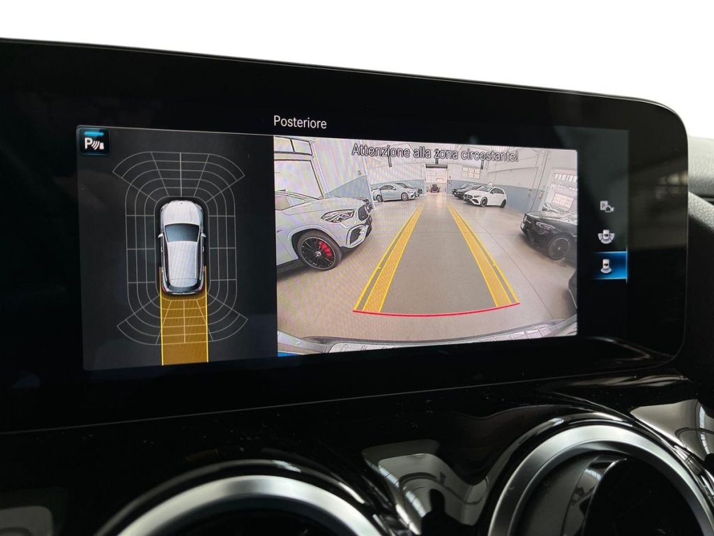 MERCEDES-BENZ GLA 200 d Automatic Sport Plus - 12