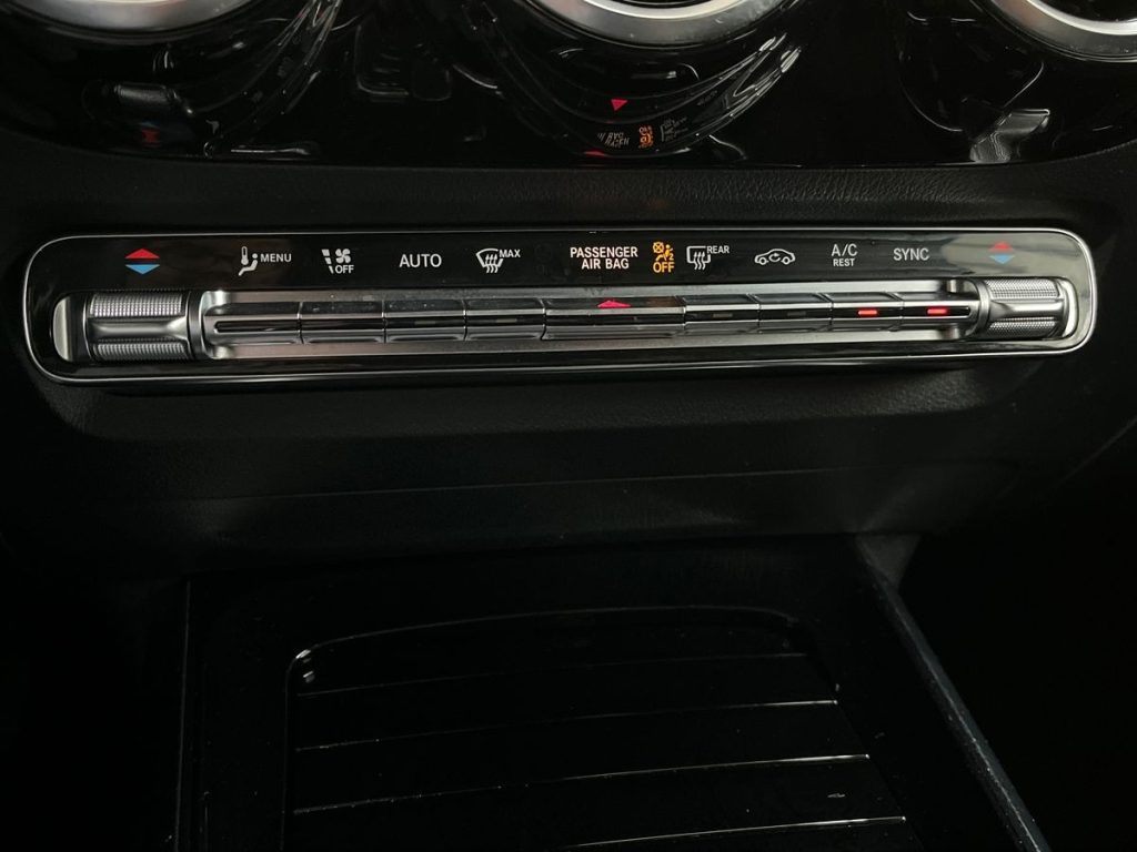 MERCEDES-BENZ GLA 200 d Automatic Sport Plus - 14