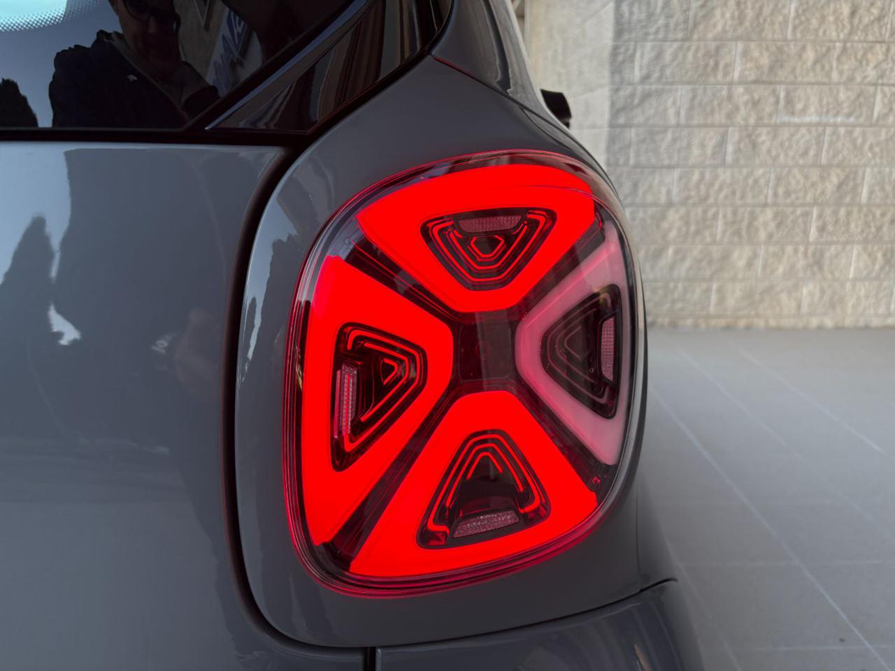 SMART ForTwo EQ Prime 22KW-INTERNI IN PELLE-SEDILI RISCAL. - 31