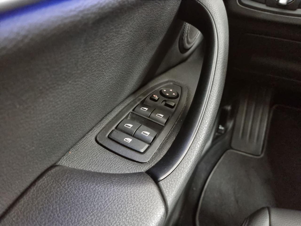 BMW X1 xDrive18d Business Advantage - 33