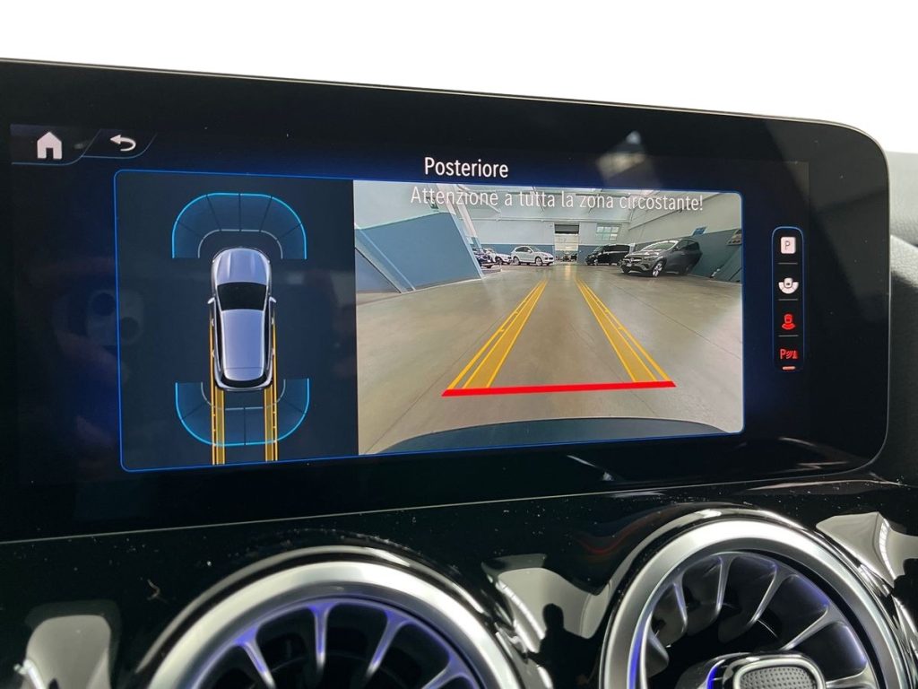 MERCEDES-BENZ EQA 300 4Matic Progressive Advance - 11